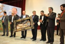 گزارش تصویری از اهداء جوایز  در همایش تجلیل از پرفسور علی اکبر جلالی چهره ماندگار شهرستان شاهرود 